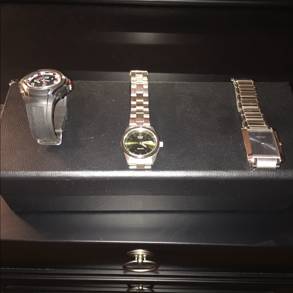 3 watches plus a ring holder!